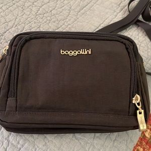 NWOT Baggallini Crossbody